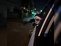 अंधेरी रात में सड़क पर घूमती नजर आई 'नन', लोगों के खड़े हो गए रोंगटे, जान बचाकर भागते दिखे- Video Viral