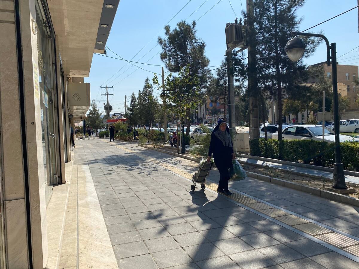An Iranian woman on a Mashhad street | Photo: Nayanima Basu