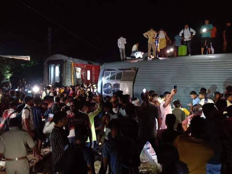 North East Express derails in Bihar 4 people dead,100 injured Train Accident: பிஹாரில் அதிர்ச்சி சம்பவம்.. எக்ஸ்பிரஸ் ரயில் தடம் புரண்டு விபத்து.. 4 பேர் உயிரிழப்பு