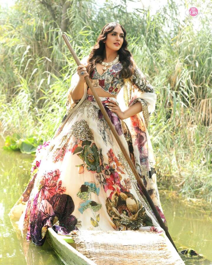 હવે લેટેસ્ટ ફોટોશૂટમાં અભિનેત્રીનો ગ્લેમરસ લુક કેમેરામાં કેદ થયો છે.