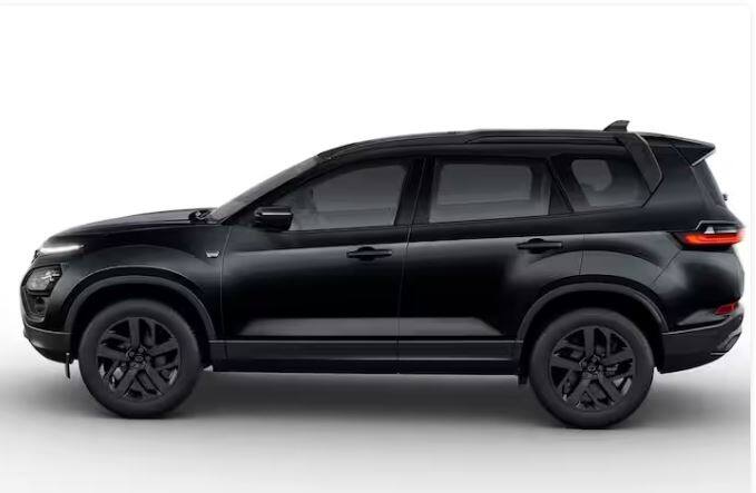 ਟਾਟਾ ਸਫਾਰੀ ਐਕਸਟੀ ਪਲੱਸ ਡਾਰਕ ਐਡੀਸ਼ਨ ਦੀ ਪਾਵਰ ਟ੍ਰੇਨ ਦੀ ਗੱਲ ਕਰੀਏ ਤਾਂ ਇਸ ਵਿੱਚ ਮੈਨੂਅਲ ਟ੍ਰਾਂਸਮਿਸ਼ਨ ਦੇ ਨਾਲ 1956 ਸੀਸੀ ਇੰਜਣ ਹੈ, ਜੋ 3750rpm 'ਤੇ 167.67bhp ਦੀ ਪਾਵਰ ਅਤੇ 1750-2500rpm 'ਤੇ 350nm ਦਾ ਟਾਰਕ ਜਨਰੇਟ ਕਰਦਾ ਹੈ। ਕੰਪਨੀ ਇਸ ਵੇਰੀਐਂਟ ਲਈ 16.14 kmpl ਤੱਕ ਦੀ ਮਾਈਲੇਜ ਦਾ ਦਾਅਵਾ ਕਰਦੀ ਹੈ।