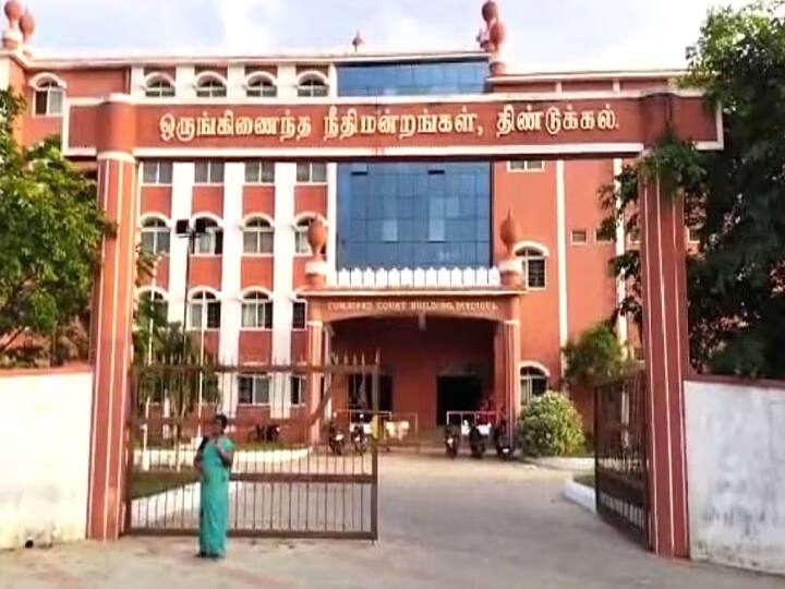 கடைக்குள் புகுந்து  ஒருவர் வெட்டி கொன்ற வழக்கு; திண்டுக்கல்  நீதிமன்றத்தில் 5 பேர் சரண்