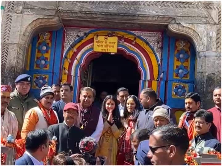 Kedarnath Dham Industrialist mukesh ambani visits kedarnath dham with his family in Uttarakhand ann Kedarnath Dham: परिवार समेत बाबा केदार के दरबार पहुंचे उद्योगपति मुकेश अंबानी, जानिए कितने करोड़ का दिया दान?