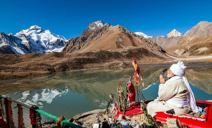 उत्तराखंडमध्ये जाण्यापूर्वी सर्व माहिती त्यांनी ट्विटरला शेअर केली होती.