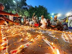 Pitru Paksha 2023: बिहार के गया में मनाई गई पितृ दीपावली, बैंड बाजे के साथ थिरके तीर्थयात्री, जगमग हो उठा देवघाट