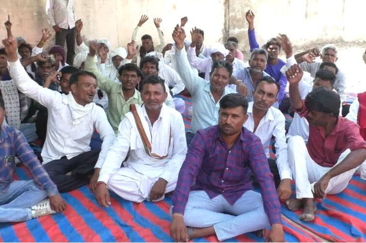 Farmers of Santalpur taluka sat on hunger strike demanding water Patan: અચોક્કસ મુદતની ભૂખ હડતાલ પર બેઠા રાજ્યના આ વિસ્તારના ખેડૂતો, કહ્યું, નહીં તો અમારે હિજરત કરવાનો આવશે વારો