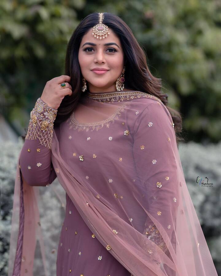 అందమైన పూర్ణ ఫోటోలు -Image credit: Shamna Kkasim/Instagram