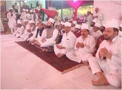 शिवपाल यादव ने दादा मियां की दरगाह पर चढ़ाई चादर, कहा- बीजेपी बांटने की तो हम जोड़ने की करते हैं राजनीति