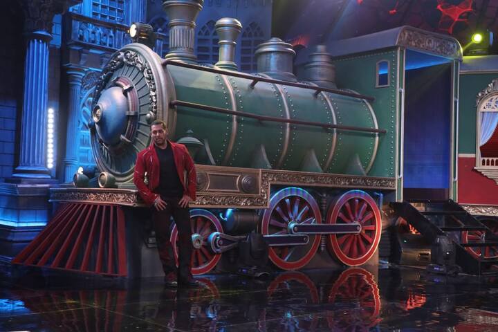 Salman Khan posed on the set of Bigg Boss 17.