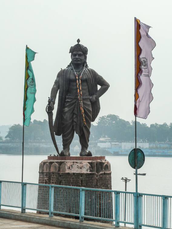 भोपाल की स्थापना किसने की थी?