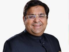 BJP नेता ने दिल्ली सरकार पर साधा निशाना, कहा- 'सरकारी अस्पताल की सुविधाओं का लाभ उठाने के लिए...' 