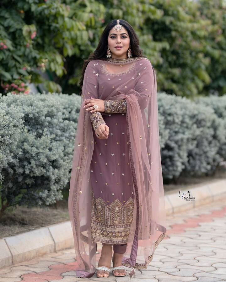 అందమైన పూర్ణ ఫోటోలు -Image credit: Shamna Kkasim/Instagram