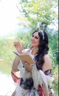 Huma Qureshi Photo: હોડીમાં બેસી હુમા કુરેશીએ આપ્યા ગોર્જિયસ પોઝ, ફેન્સે કહ્યું, અપ્સરા