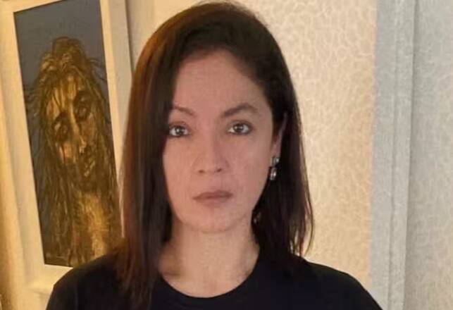 પૂજા ભટ્ટે પણ અભિનેત્રી તરીકે બોલિવૂડમાં પ્રવેશ કર્યો હતો. તેણે ઘણી ફિલ્મોમાં કામ કર્યું, જેમાંથી કેટલીક હિટ અને કેટલીક ફ્લોપ સાબિત થઈ. જોકે, આ પછી પૂજાએ એક્ટિંગને અલવિદા કહ્યું અને ડાયરેક્શનની દુનિયામાં પ્રવેશ કર્યો. તેણે 'હોલિડે', 'જિસ્મ 2', 'પાપ' જેવી ફિલ્મોનું નિર્દેશન કર્યું છે.