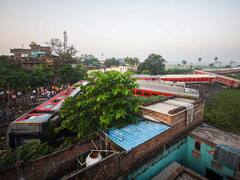 In Pics: 100 से 120 KM/H की रफ्तार से दौड़ रही थी नॉर्थ ईस्ट एक्सप्रेस, अचानक तेज आवाज, फिर बिखर गया सब कुछ