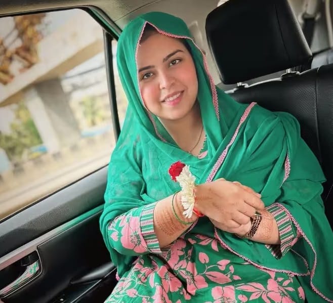 ટીવી અભિનેત્રી અને બિગ બોસ 11ની વિજેતા દીપિકા કક્કડની ભાભી સબા પણ બિગ બોસ 17નો ભાગ બની શકે છે. સબાને તેના વ્લોગ માટે ખૂબ જ પસંદ કરવામાં આવે છે.