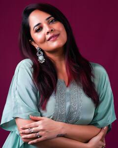 ఉంగరాల అనసూయగా మారిపోయిన రంగమ్మత్త.. వైరల్ అవుతున్న అందాల యాంకర్ ఫోటోలు!