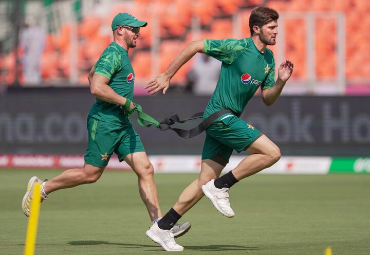 இந்த விழாவிற்கு முன்னாள் கிரிக்கெட் ஜாம்பவான் சச்சின் டெண்டுல்கர்,அமிதாப்பச்சன் , ரஜினி உள்ளிட்டோரை பிசிசிஐ தலைவர் ஜெய்ஷா நேரில் சென்று கோல்டன் டிக்கெட் கொடுத்து அழைத்தது தொடர்பான புகைப்படங்கள் ஏற்கனவே இணையத்தில் பரவி வைரலாகின.