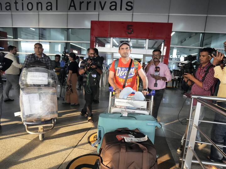 The first batch of Indians evacuated from Israel under 'Operation Ajay' arrive in Delhi. (Image Source: PTI)