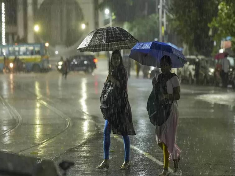 Heavy rain will occur in 14 districts of Tamil Nadu today, according to the Meteorological Department. TN Rain Alert: மழைக்கு தயாரா மக்களே.. இன்று 14 மாவட்டங்களில் கொட்டப்போகும் மழை..