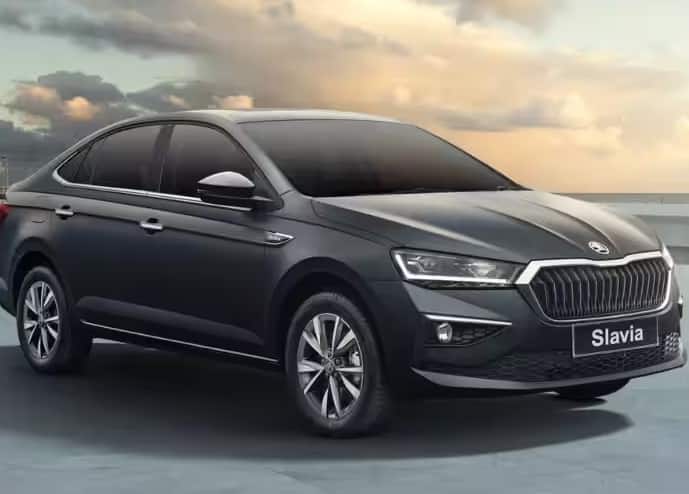 સ્કોડા સ્લાવિયાની એક્સ-શોરૂમ કિંમત હવે 10.89 લાખ રૂપિયા અને 19.12 લાખ રૂપિયાની વચ્ચે છે અને તે મારુતિ સુઝુકી સિયાઝ, હ્યુન્ડાઇ વર્ના, હોન્ડા સિટી અને ફોક્સવેગન વર્ટસ સાથે સ્પર્ધા કરે છે.