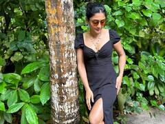 ‘ఎంతో ఆనందంగా ఉన్నా’ - నల్ల డ్రస్సులో ఈషా రెబ్బ సూపర్ లుక్స్!