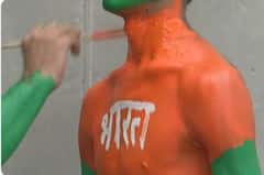 IND vs PAK: ਭਾਰਤ-ਪਾਕਿਸਤਾਨ ਮੈਚ ਵੇਖਣ ਨੂੰ ਲੈ ਫੈਨਜ਼ 'ਚ ਕ੍ਰੇਜ਼, ਕ੍ਰਿਕਟ ਪ੍ਰੇਮੀਆਂ ਨੇ Body 'ਤੇ ਕਰਵਾਇਆ ਪੇਂਟ