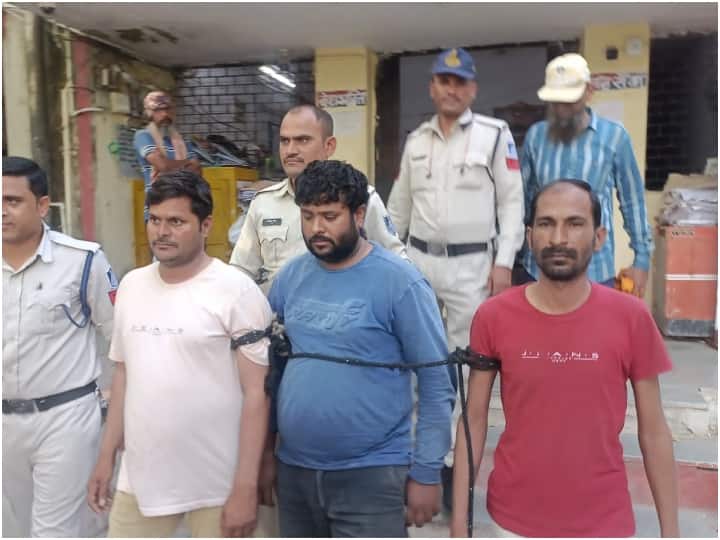 Ujjain: बाजार में खपा रहे थे 500-2000 के नकली नोट, उज्जैन पुलिस ने 3 बदमाशों को किया गिरफ्तार Ujjain police captured three miscreants with counterfeit currency note MP News ann Ujjain: बाजार में खपा रहे थे 500-2000 के नकली नोट, उज्जैन पुलिस ने 3 बदमाशों को किया गिरफ्तार