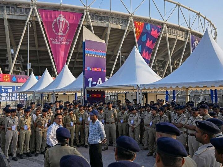 IND vs PAK Narendra Modi Stadium converted into cantonment before India Pak match deployment of NSG RAF and NDRF along with 6000 policemen IND vs PAK: भारत-पाक मैच से पहले छावनी में बदला नरेंद्र मोदी स्टेडियम, 6000 पुलिसकर्मियों के साथ NSG, RAF और NDRF की तैनाती