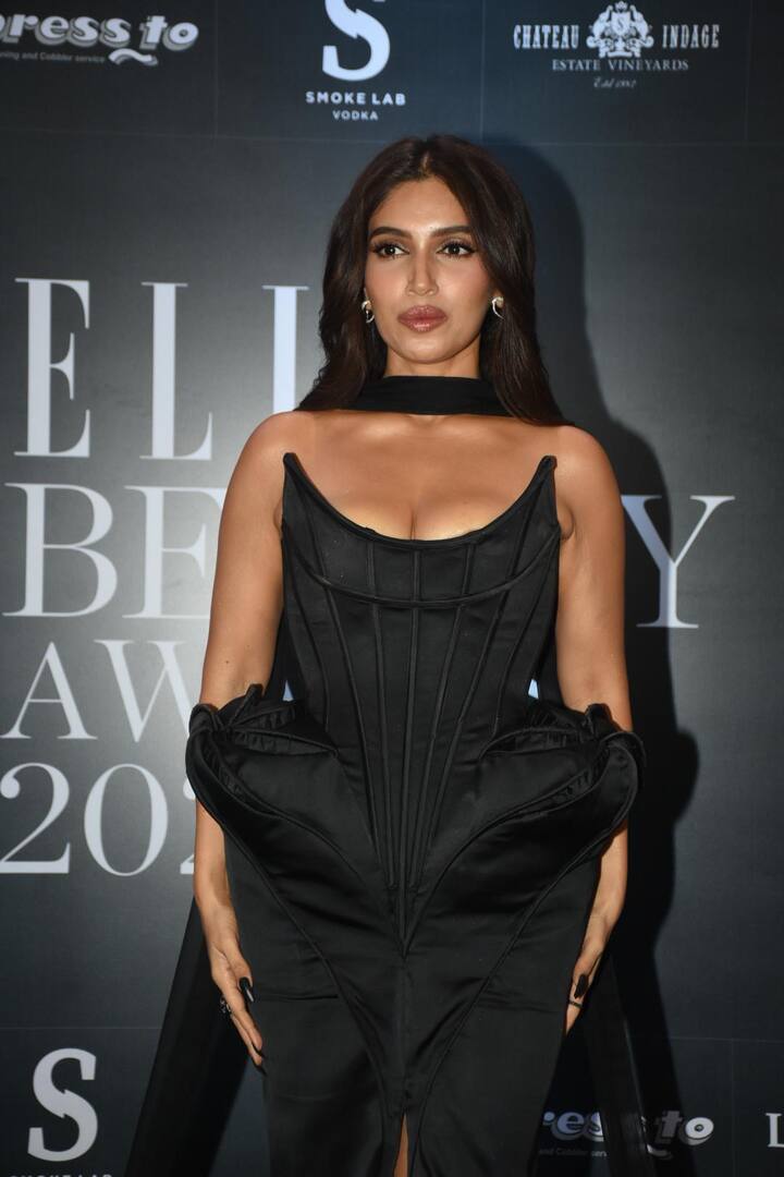 भूमी  यश कटारियाला डेट करत आहे, असं म्हटलं जात आहे. पण भूमीनं याबाबत अजून कोणतीही माहिती चाहत्यांना दिली नाही.