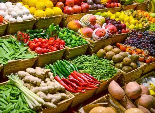fruits vegetables Prices increased in Delhi markets before Navratri puja less chances of relief 15 days ann Fruits Vegetables Prices Delhi: दिल्ली के बाजारों नवरात्र से पहले ही बढ़े फलों, सब्जियों के दाम, 15 दिनों तक राहत के आसार कम  
