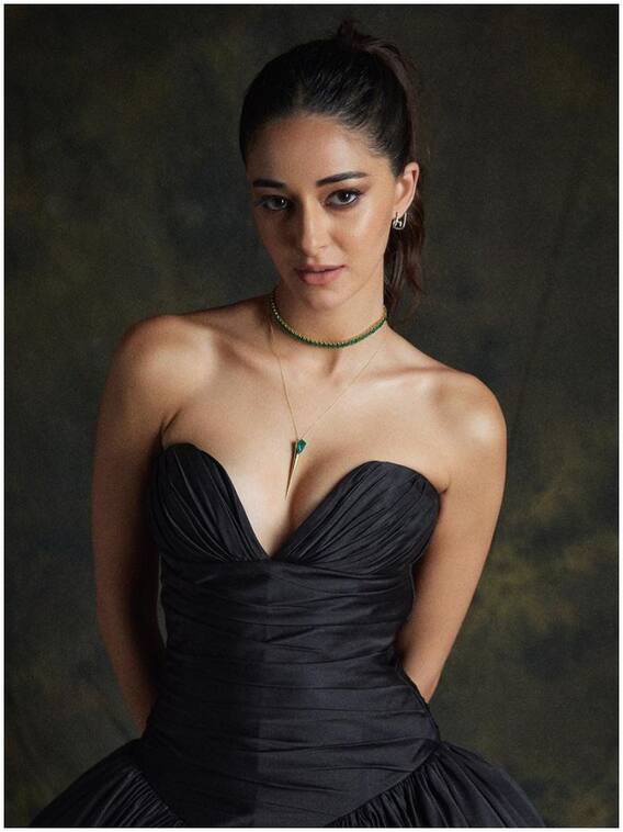 బ్లాక్ గౌనులో బ్యూటిఫుల్ అనన్యా పాండే