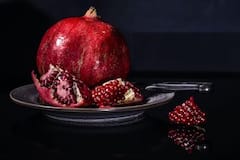 Health Tips : दिवसा डाळिंबाचा रस प्या; तुमच्या अनेक समस्या होतील दूर