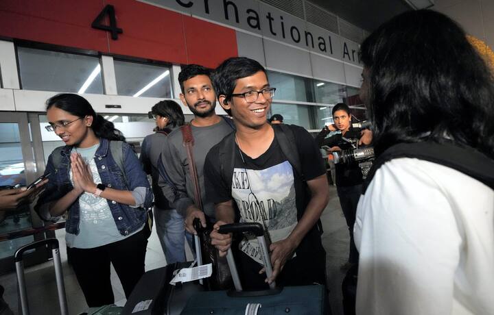 প্রাণ বাঁচাতে হলে আগামী ২৪ ঘণ্টার মধ্যে গাজা স্ট্রিপের উত্তরাংশের বাসিন্দারা যেন দক্ষিণ দিকে সরে যান, সরাসরি জানিয়ে দিয়েছে তারা।