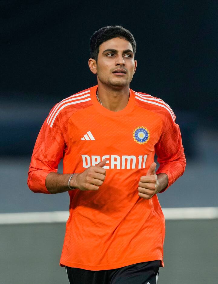 पाकिस्तानविरोधातील सामन्यापूर्वी शुभमन गिल याने नेट्समध्ये कसून सराव केला.