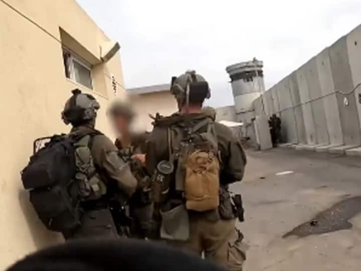 Israel Gaza Hamas Palestine Attack Israeli soldiers entered the bunker and rescued 250 hostages Video: बंकर में घुसकर इजरायली सैनिकों ने 250 बंधकों को छुड़ाया, हमास के 60 लड़ाकों को मारा गिराया, देखें वायरल वीडियो