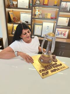 World Cup: અમદાવાદની આ યુવતીએ ચોકલેટમાંથી વર્લ્ડ કપ બનાવી જમાવ્યું આકર્ષણ, જુઓ તસવીરો