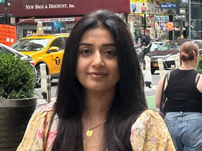 Meera Jasmine Photos : ரன், சண்டக்கோழி உள்ளிட்ட படங்களில் நடித்து பிரபலமான மீரா ஜாஸ்மீன் தற்போது நியூயார்க்கிற்கு சென்றுள்ளார்.