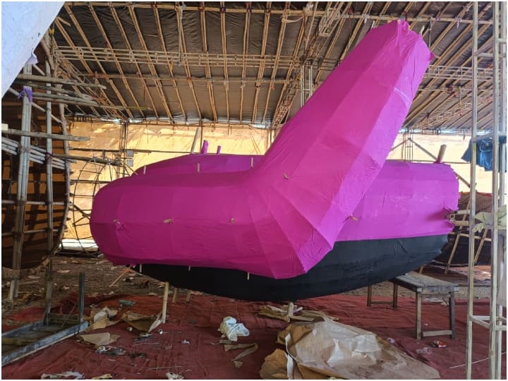 कोटा में बनाया गया रावण इस बार अपने अलग ही अंदाज में नजर आएगा. गर्दन को टेढ़ी करेगा. साथ ही पलकें भी झपकाएगा. रावण इस बार जोर-जोर से आवाज निकाल कर अट्टहास भी करेगा.