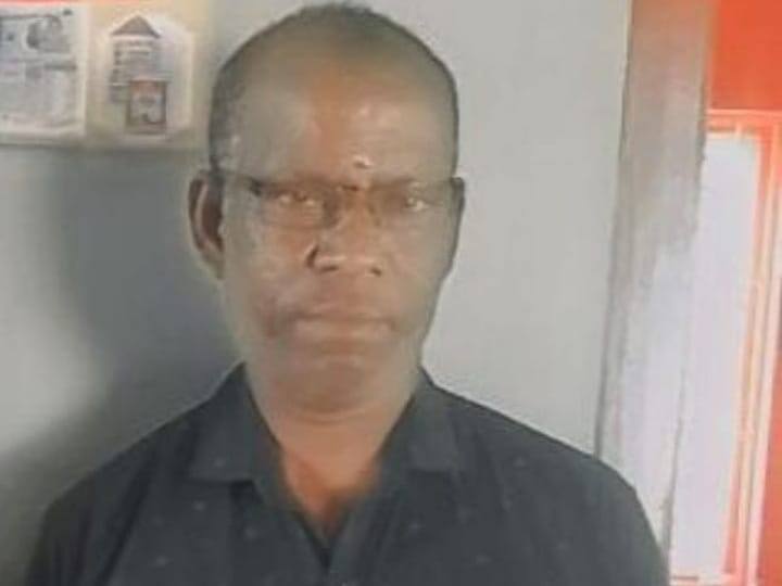 குளித்தலை அருகே  ரூ.17 ஆயிரம் லஞ்சம் வாங்கும்போது கையும் களவுமாக சிக்கிய விஏஓ