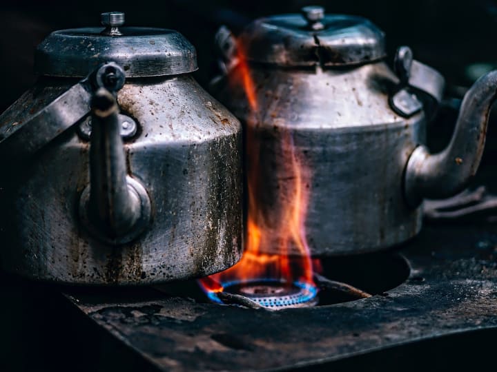 क्या 10 मिनट तक चाय रखने पर वो जहर हो जाती है? जानिए उसे दोबारा गर्म करके क्यों नहीं पीना चाहिए Does tea become poisonous if kept for 10 minutes क्या 10 मिनट तक चाय रखने पर वो जहर हो जाती है? जानिए उसे दोबारा गर्म करके क्यों नहीं पीना चाहिए