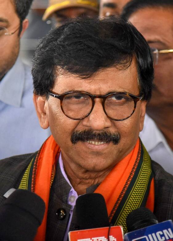 सुप्रीम कोर्टाच्या निर्णयानंतर संजय राऊत आक्रमक