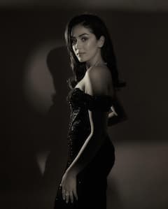 Mira Rajput Giving Friday Night Motivation In Off Shoulder Outfit For Elle Beauty Awards 2023