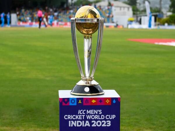 গত ৫ অক্টোবর থেকে শুরু হয়েছে চলতি বছরের ওয়ান ডে বিশ্বকাপ। এক সপ্তাহ পার হয়ে গেল এই মেগা টুর্নামেন্টের। ভারতের মাটিতে আয়োজিত হচ্ছে এবারের বিশ্বকাপ।