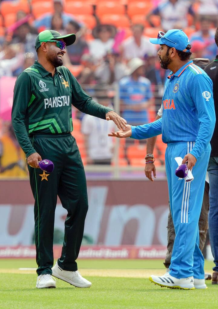 अहमदाबादच्या नरेंद्र मोदी स्टेडिअमवर हा सामना खेळवला जात असून चाहत्यांनी हा सामना पाहण्यासाठी मोठ्या प्रमाणात गर्दी केली आहे. (Image Source : PTI)