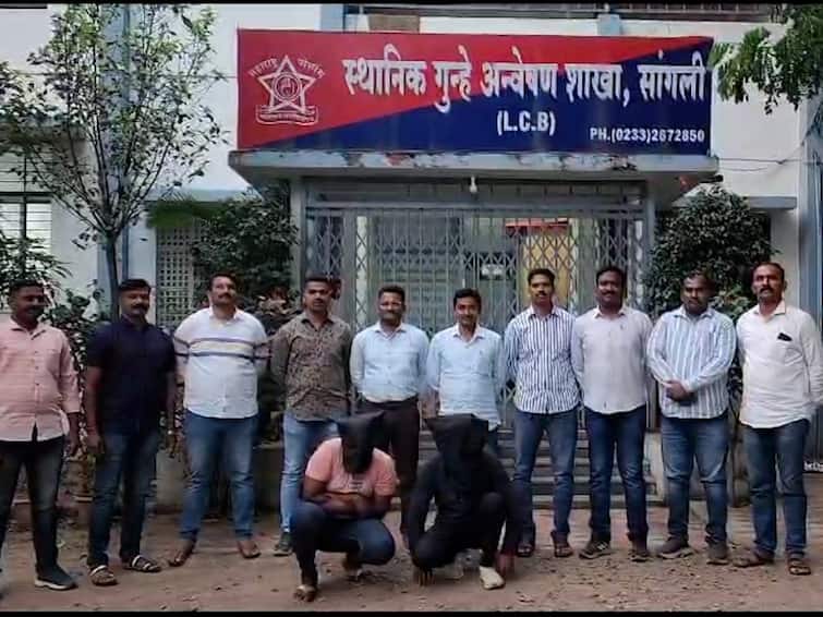 sangli vishrambag sports shooes owner arrested for stealing own shop for insurance money marathi news update Sangli : स्वतःच्याच दुकानात चोरी केल्यामुळे मालकाला अटक; इन्शुरन्सच्या पैशासाठी रचला बनाव