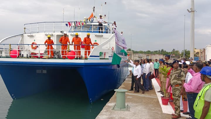 PM Modi inaugurated passenger ferry service between Nagapattinam and Kangesanthurai Sri Lanka through TNN ferry service: இலங்கைக்கு 3 மணி நேரத்தில் பயணம்; கப்பல் போக்குவரத்தை தொடங்கி வைத்த பிரதமர் மோடி