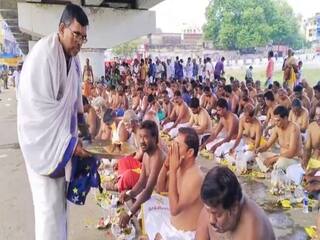 புரட்டாசி மஹாளய அமாவாசை; மதுரை வைகை ஆற்றில் முன்னோர்களுக்கு தர்ப்பண வழிபாடு