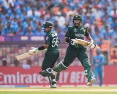 सेनापती बाबर बाद होताच पाकिस्तानची शरणागती, 36 धावांत 8 जण तंबूत