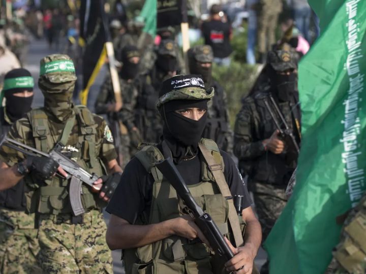 Hamas Weapons: रॉकेट्स, मशीन गन और ग्रेनेड्स... हमास के इन 7 हथियारों ने मचाई तबाही, जानिए हथियारों के जखीरे की पूरी डिटेल्स